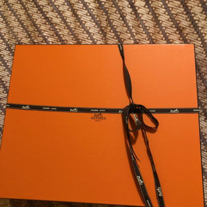 HERMÈS Authentic XL box.  LAST ONE! MUST SELL!!!